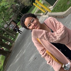 Meet your Posher, Alyx